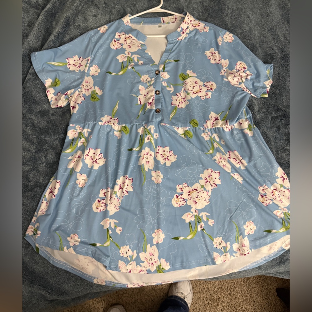Floral Blue Top new without tag